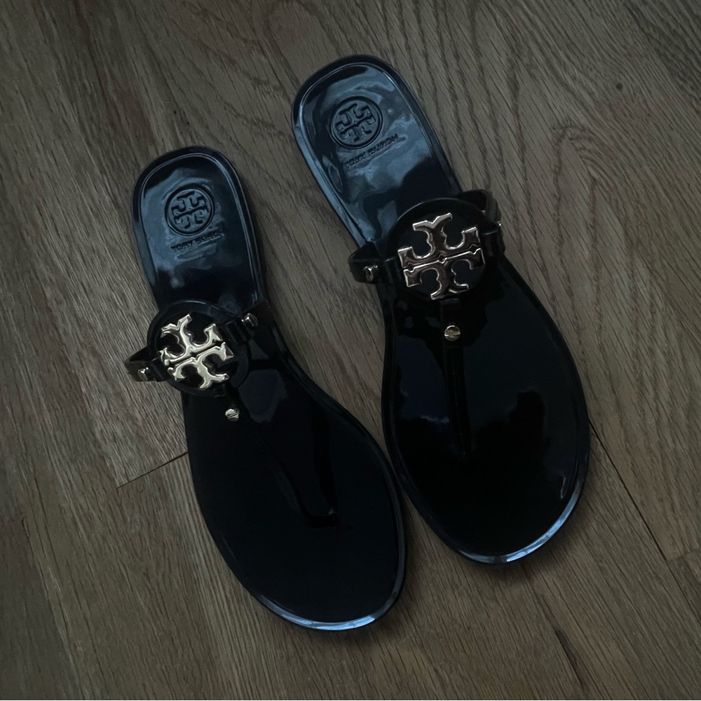 Tory Burch Mini Miller Black Sandals Size 8. BRAND NEW NEVER WORN.